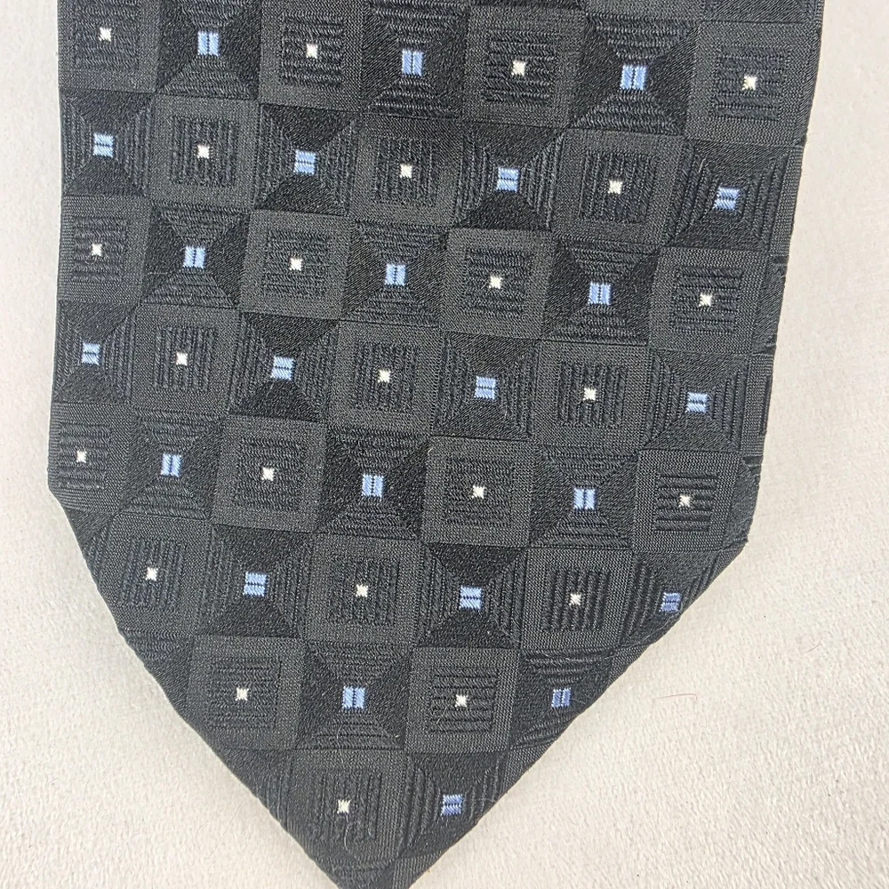 Michael Michael Kors 100% Silk Geometric‎ Tie